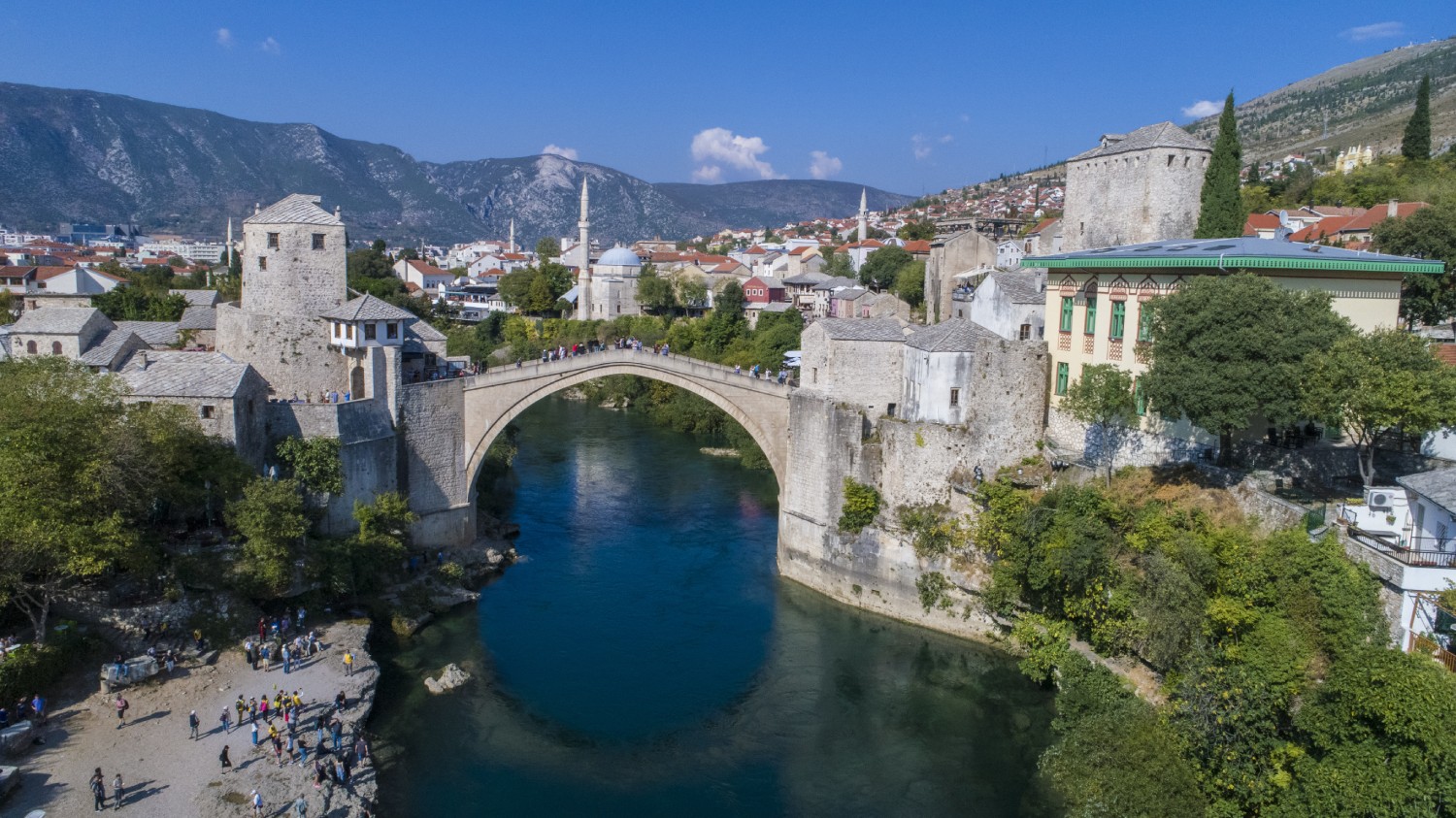 Avis Rent a car Bosna i Hercegovina Sarajevo, Aerodrom Sarajevo