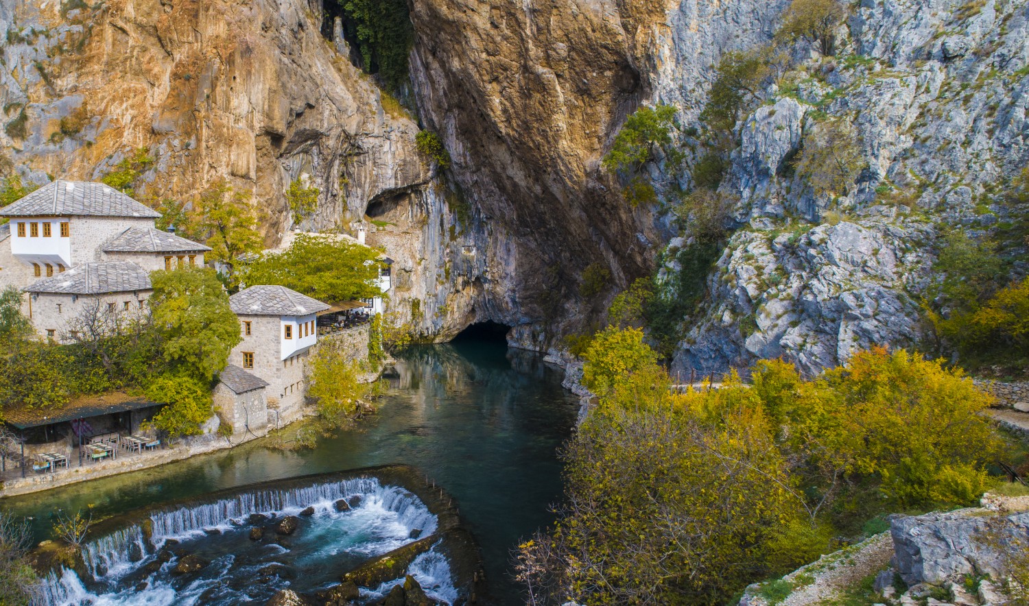 Avis Rent a car Bosna i Hercegovina Sarajevo, Aerodrom Sarajevo