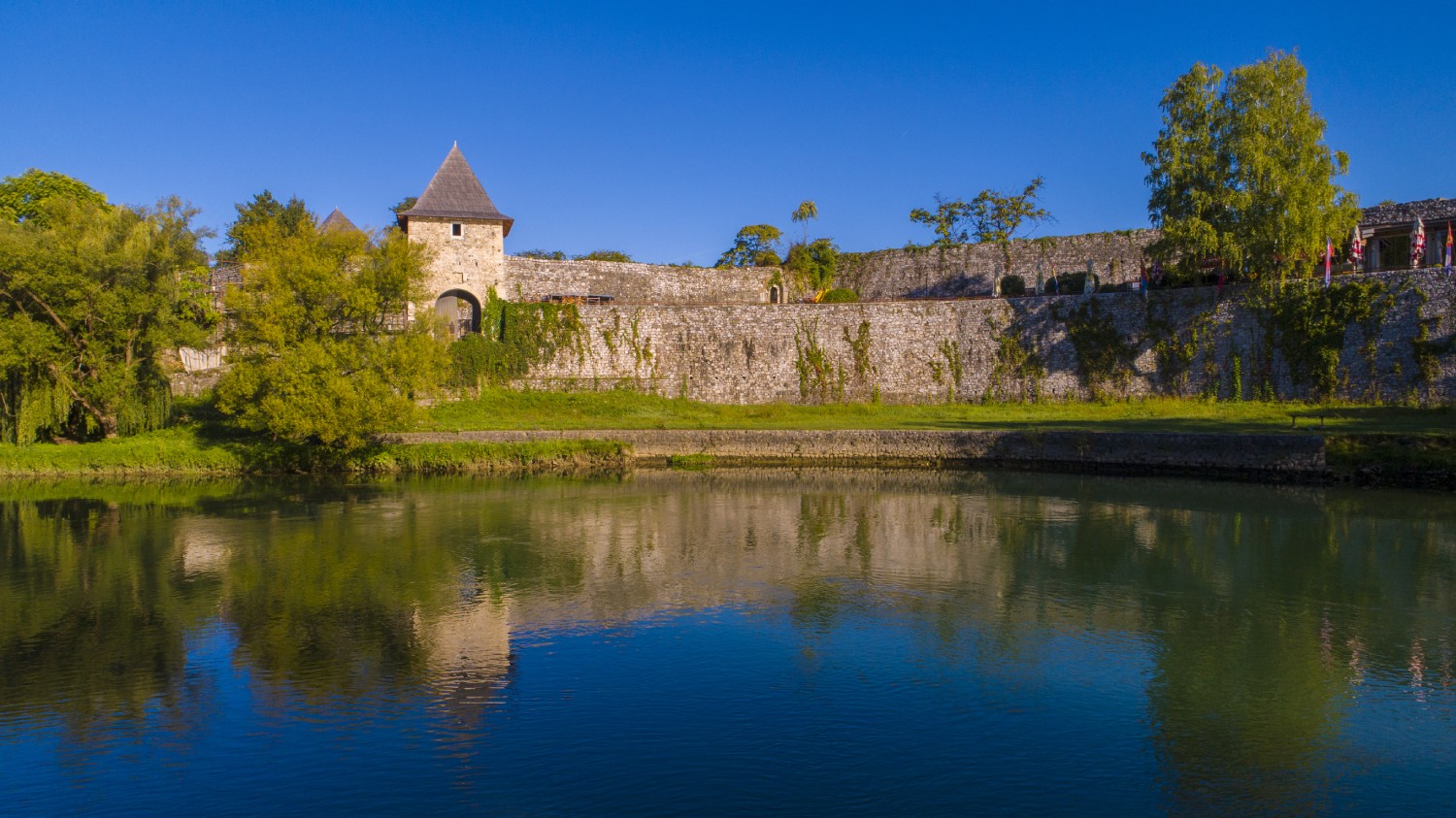 Avis Rent a car Bosna i Hercegovina Sarajevo, Aerodrom Sarajevo